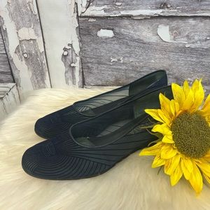 Private Kitty Italian Navy Mesh Flats Size 9